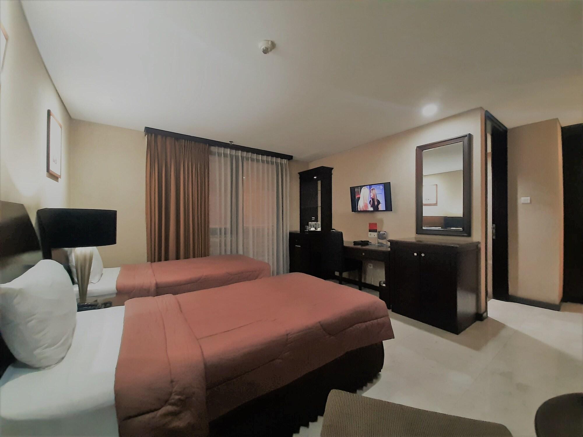The Palais Hotel Dago バンドゥン エクステリア 写真