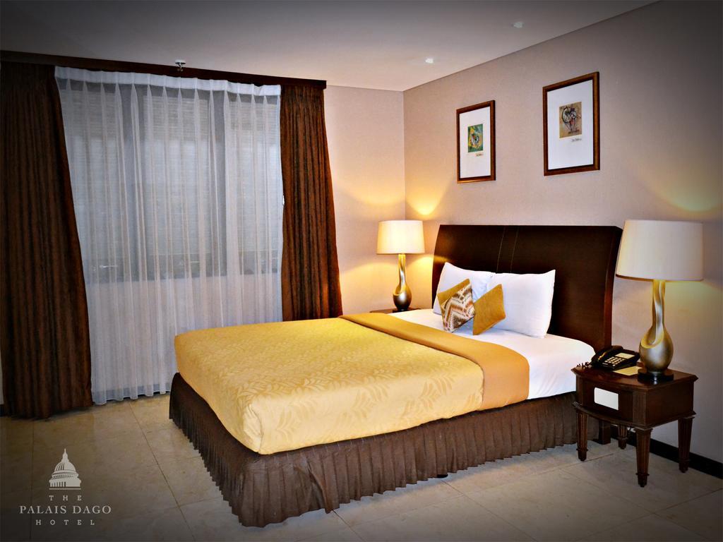 The Palais Hotel Dago バンドゥン エクステリア 写真