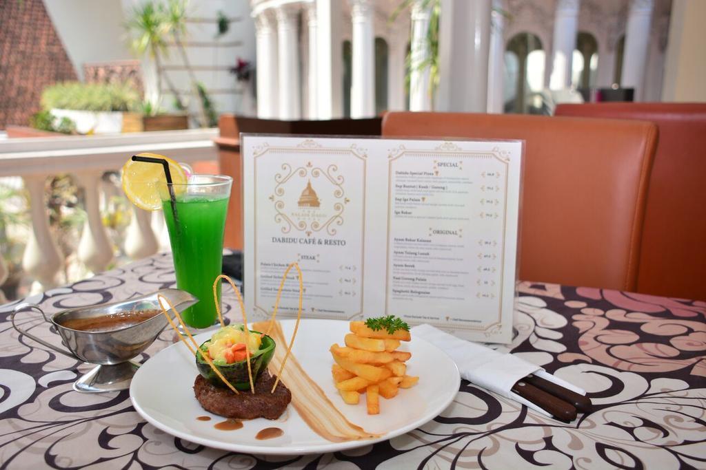 The Palais Hotel Dago バンドゥン エクステリア 写真
